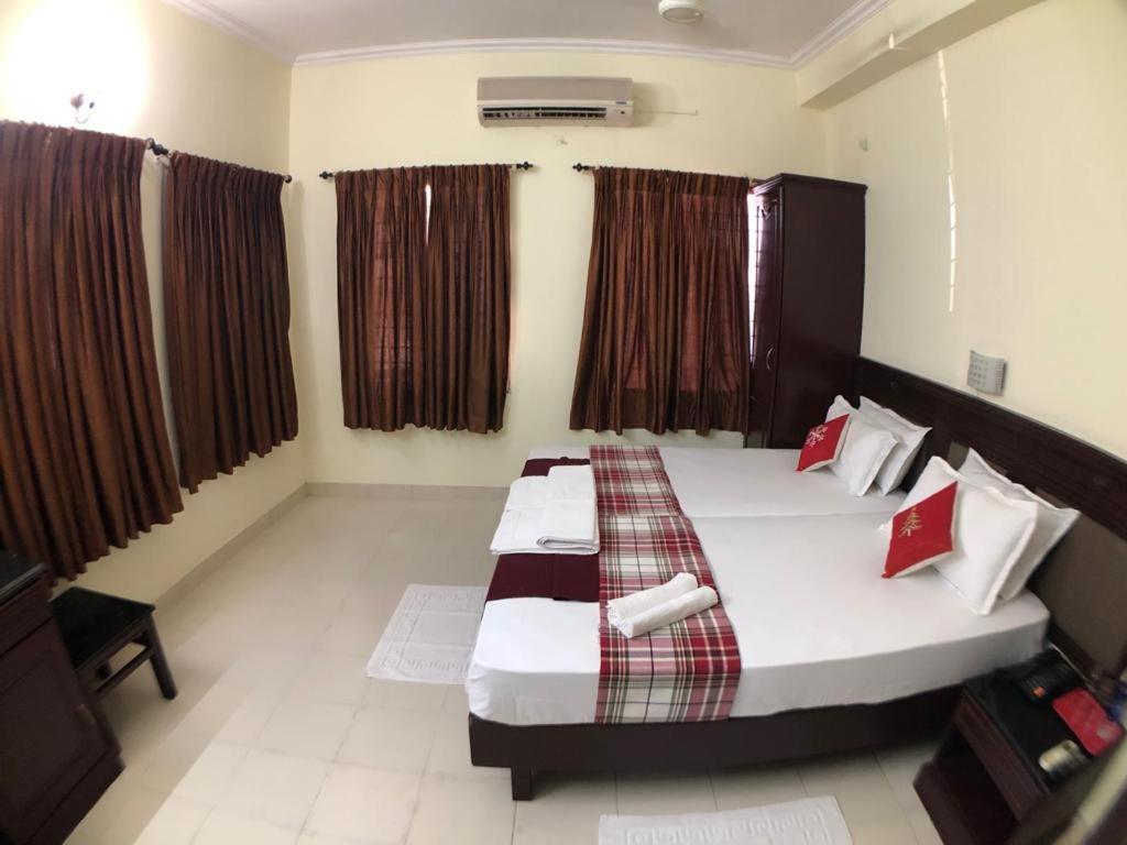 Hotel Mjm Plaza Kochi Exterior foto